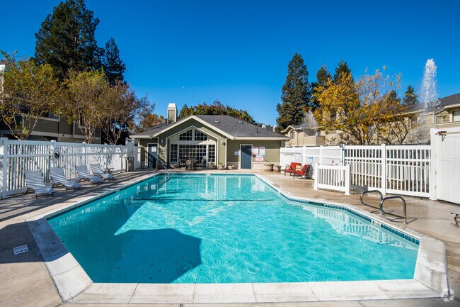 Building Photo - PORTOLA MEADOWS