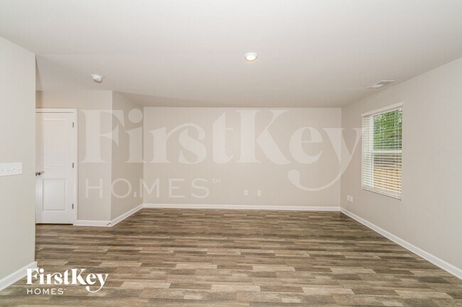 Foto del edificio - 40 Stevens Cv Dr