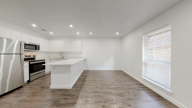 Building Photo - Junius Place Apartments