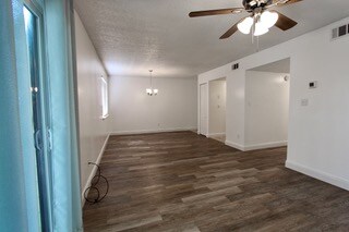 Building Photo - 308 Miracle Strip Pkwy SW