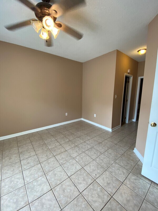 Foto del edificio - 6420 Mallard View Ln