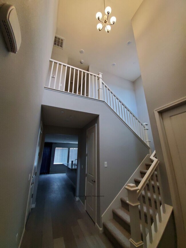 Foto del edificio - 5137 Kolton Pl