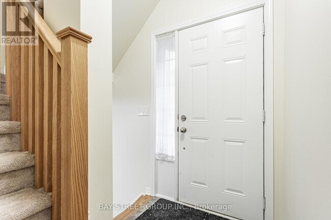 Building Photo - 23 Ormerod Ln