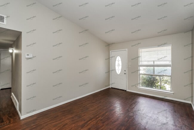 Building Photo - 1805 Muse St