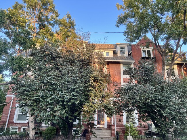 Foto del edificio - 1550 N Lafayette St