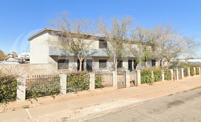 Building Photo - 2201 N 9th Ave