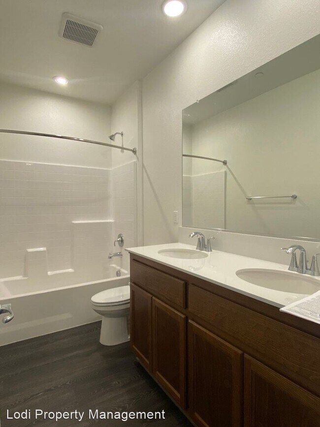 Building Photo - 3 br, 2.5 bath House - 1736 Botticelli Way