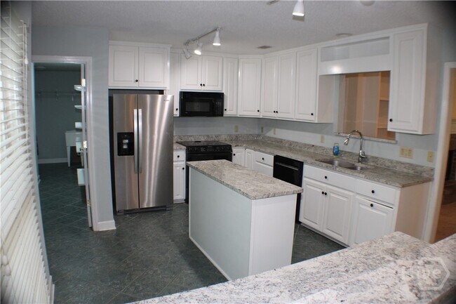 Foto del edificio - 6 Ardsley Ct