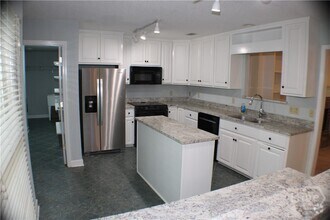 6 Ardsley Ct