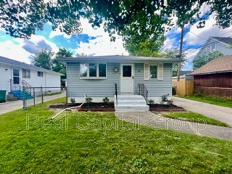 10 Genoa Pl, Buffalo, NY 14216 House Rental in Buffalo, NY