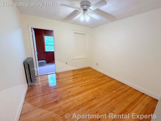 Foto del edificio - 257-259 Powderhouse Blvd Unit #1