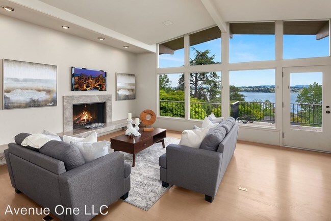 Foto del edificio - 2 br, 2.5 bath House - 1132 39TH AVE E