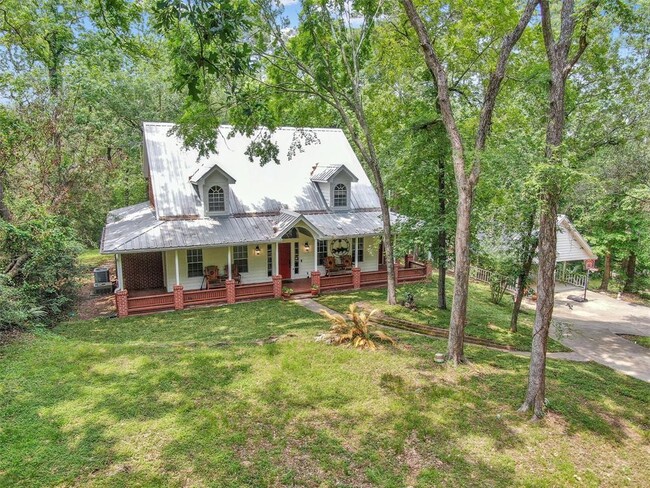 Building Photo - 9 E Lake Forest Ct