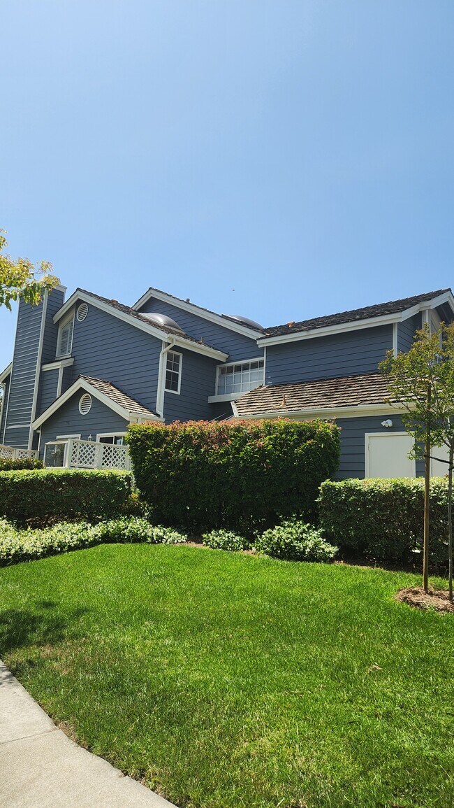 Foto del edificio - 421 Burlington Ct