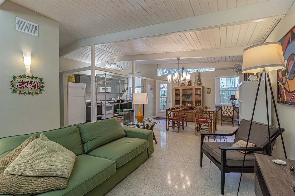 Foto principal - 2531 5th St N