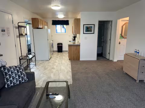 Foto del edificio - 7447 Jewel Lake Rd