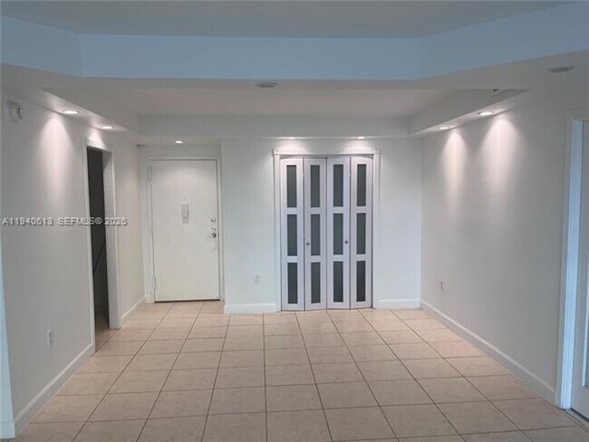 Building Photo - 5750 Collins Ave