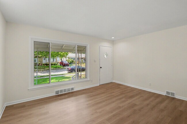 Foto del edificio - 4510 Rosewold Ave