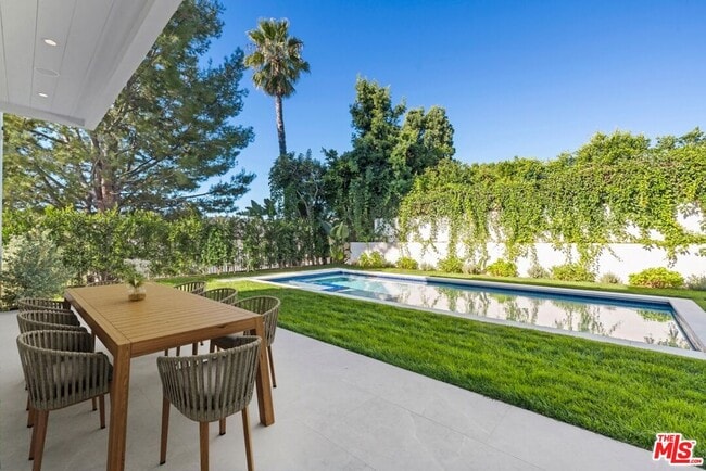 Building Photo - 9929 Anthony Pl