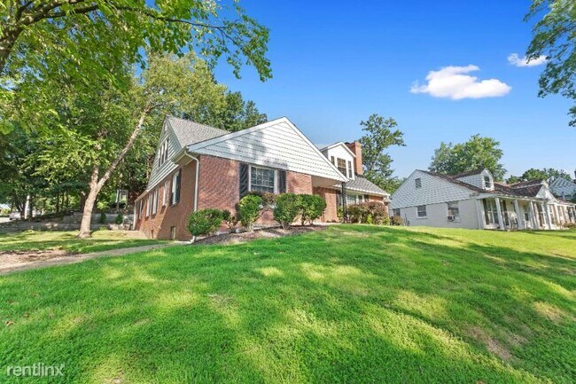 Foto del edificio - 5 br, 3 bath House - 701 Oakbrook Ln