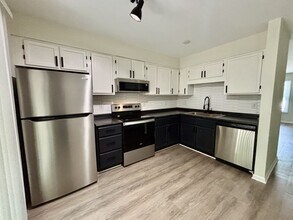 Building Photo - 347 Latham Oaks Ave