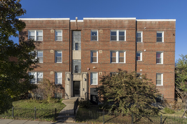 Building front - 1380 Bryant St NE