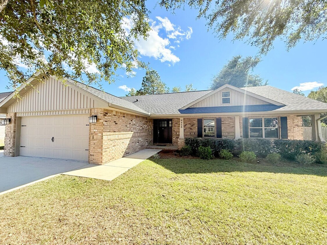 Foto principal - 4-Bedroom Craftsman Style Home - Winners Gait