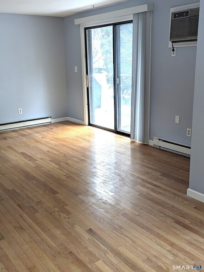 Building Photo - 165 South St