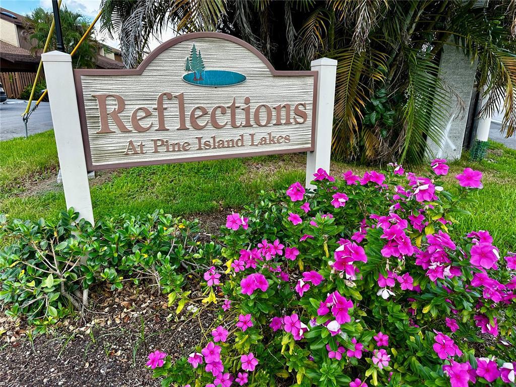 Foto principal - 4245 S Pine Island Rd