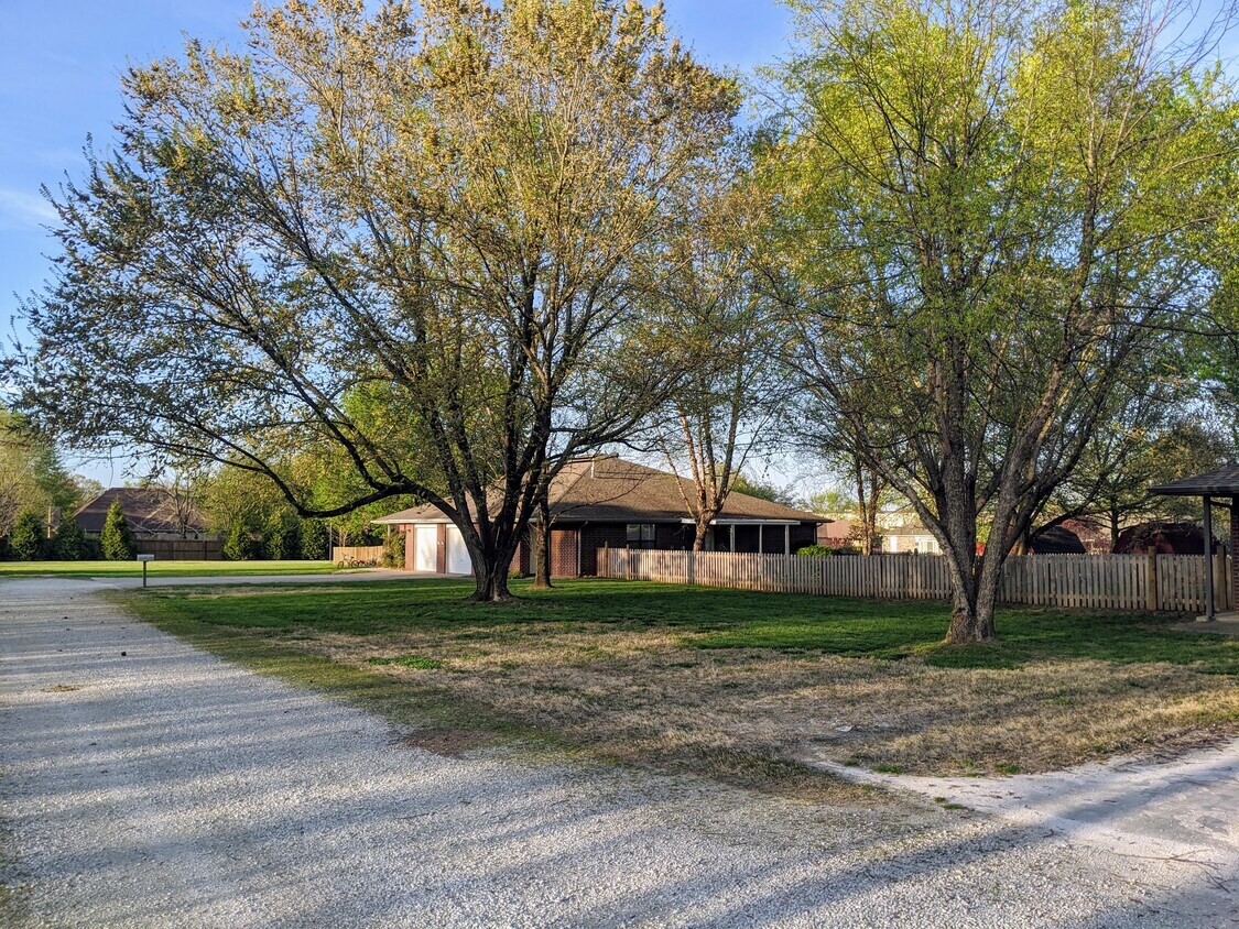 815 A Jack Place, Lowell, AR 72745 Townhome Rentals in Lowell AR