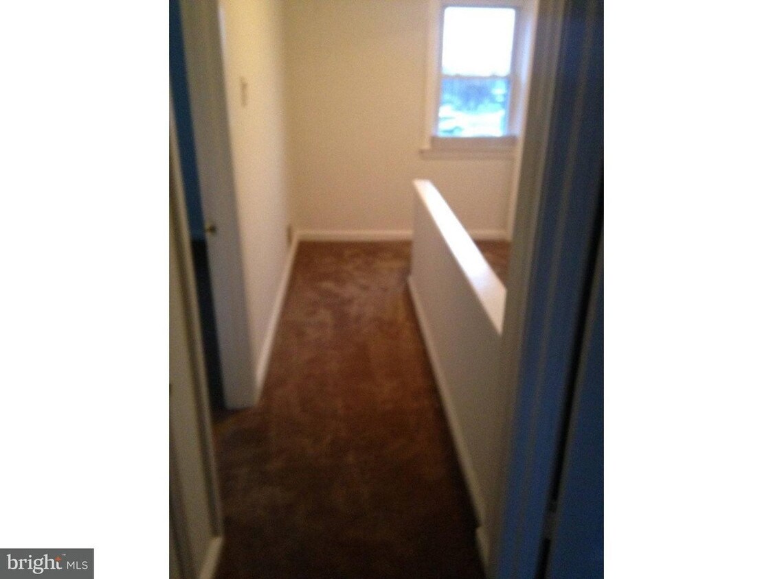 Building Photo - 2616 W 10th St