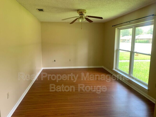 Building Photo - 1828 Stafford Dr