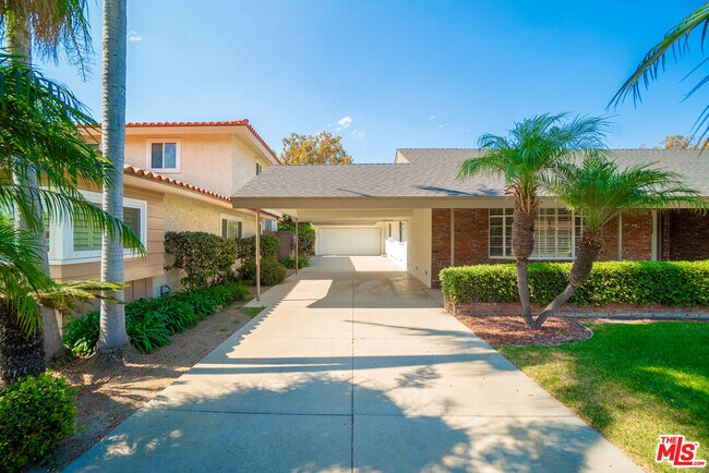 Foto del edificio - 9229 Shellyfield Rd