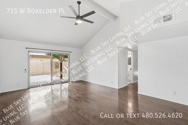 Building Photo - 715 W Boxelder Pl