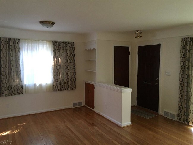 Building Photo - 630 Orchard View Dr