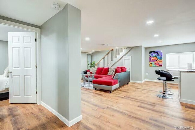 Foto del edificio - 8 Carl Pl