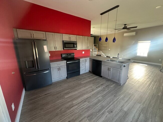 Foto del edificio - 524 W River Rd