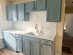 Building Photo - 34 Cherry St