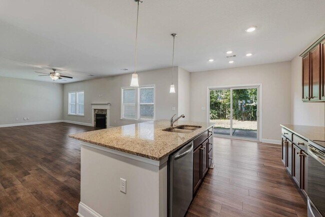 Foto del edificio - 112 White Oak Pl