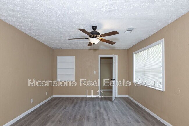 Building Photo - 3111 Baker Cir