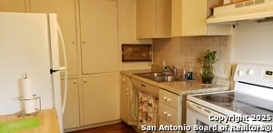 Building Photo - 2318 W Olmos Dr