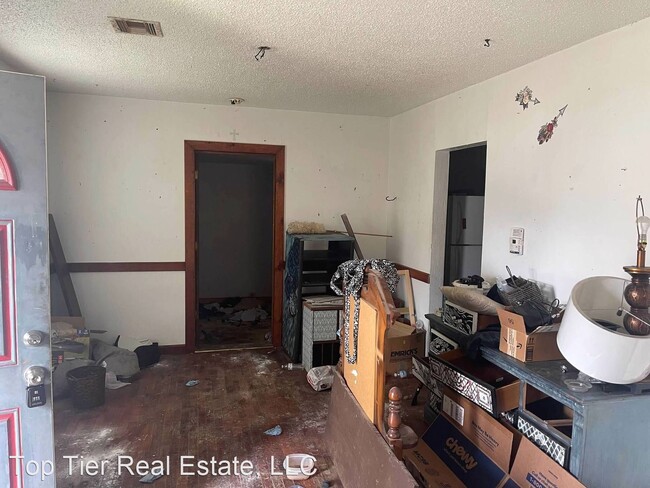 Building Photo - 2 br, 1 bath House - 609 N 13th St