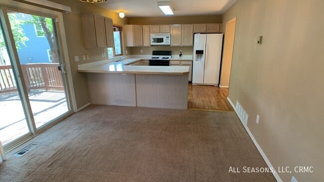 Building Photo - 1103 Dancing Horse Dr