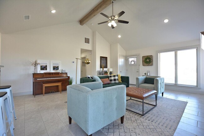 Foto del edificio - 8901 Winfield Ave