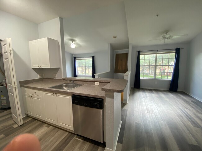 Building Photo - 856 Grand Regency Pointe