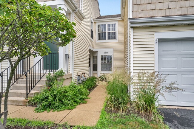 Building Photo - 3605 Forestview Dr