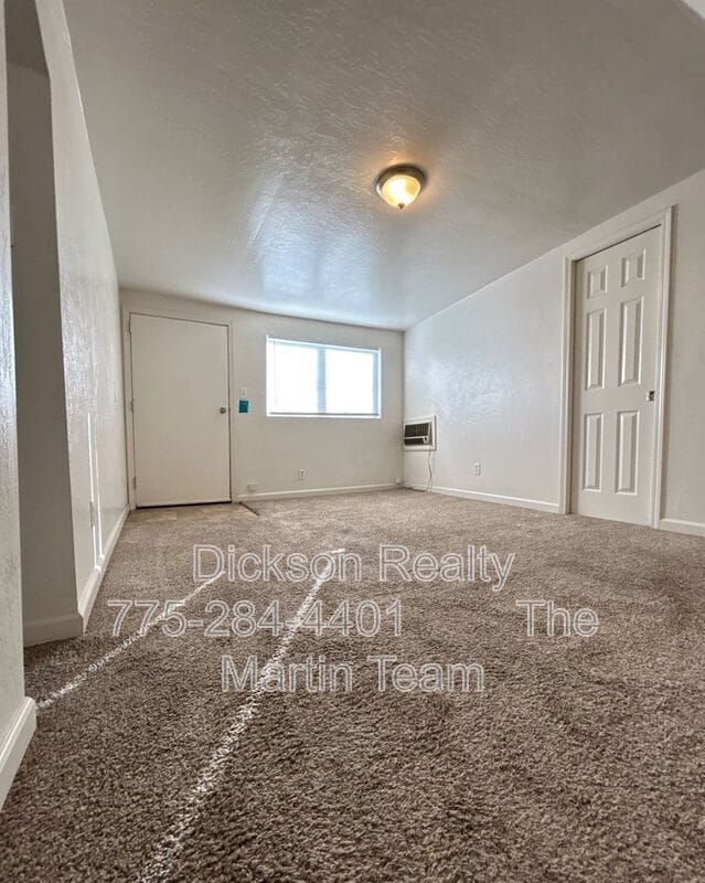 Building Photo - 621 1/2 6th Street