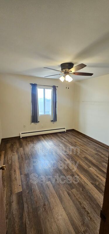 Building Photo - 339 W Grand Ave