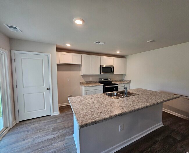 Foto del edificio - 374 Jeff Waters Cir