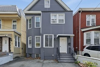 Building Photo - 17 Troy St